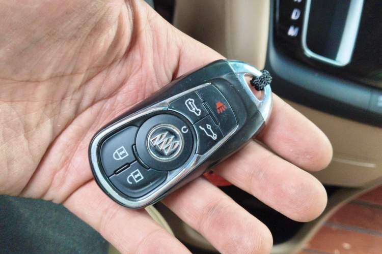 Used Buick GL8 2018 ES 28T Luxury Model China VI Standard Vehicle Key