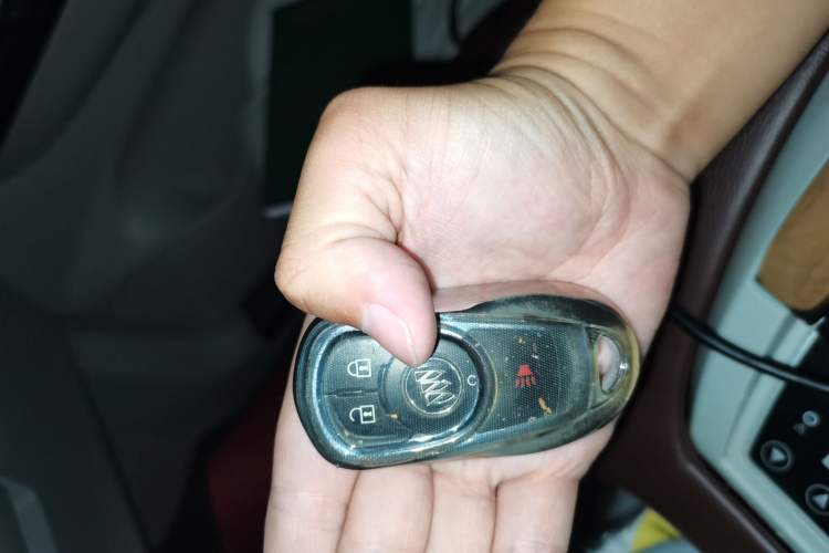 Used Buick GL8 2018 ES 28T Comfort Model China VI Standard Vehicle Key