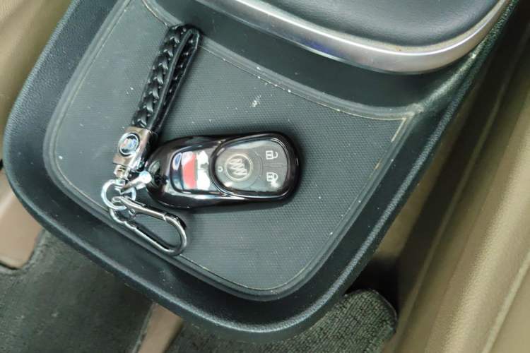 Used Buick GL8 2018 ES 28T Luxury Model China VI Standard Vehicle Key