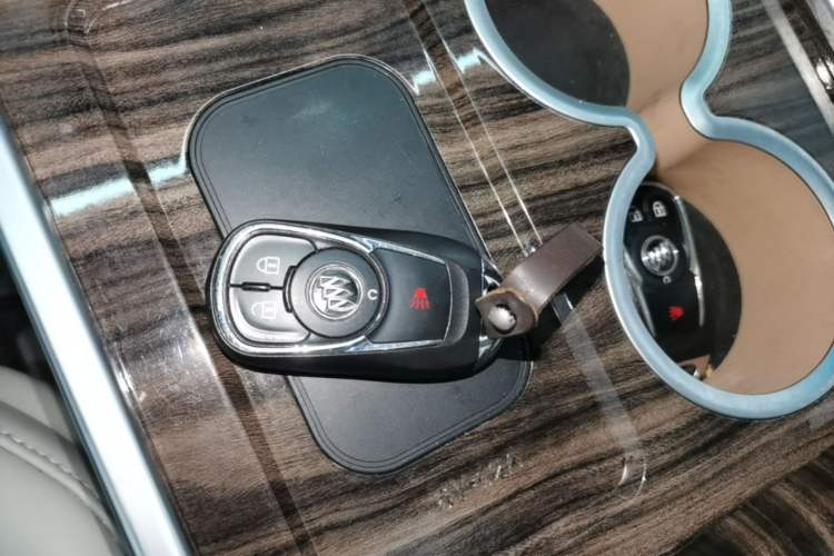 Used Buick GL8 2018 ES 28T Comfort Model China VI Standard Vehicle Key