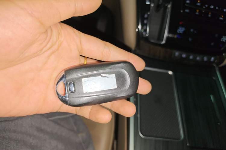 Used Buick GL8 2018 ES 28T Luxury Model China VI Standard Vehicle Key