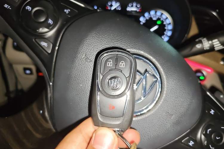 Used Buick GL8 2018 ES 28T Comfort Model China VI Standard Vehicle Key
