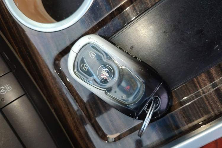 Used Buick GL8 2018 ES 28T Comfort Model China VI Standard Vehicle Key