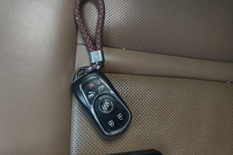 Used Buick GL8 2018 ES 28T Flagship Model China VI Standard Vehicle Key