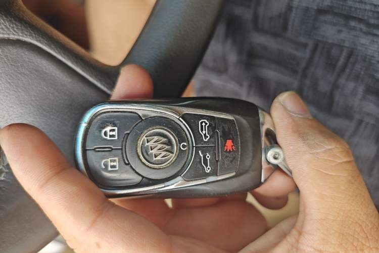 Used Buick GL8 2018 ES 28T Flagship Model China VI Standard Vehicle Key