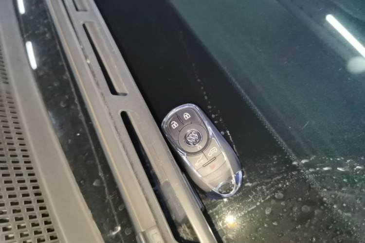 Used Buick GL8 2018 ES 28T Luxury Model China VI Standard Vehicle Key