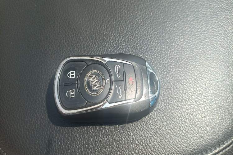 Used Buick GL8 2018 ES 28T Flagship Model China VI Standard Vehicle Key