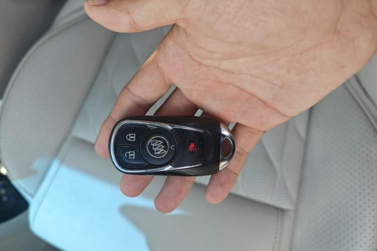 Used Buick GL8 2018 ES 28T Comfort Model China VI Standard Vehicle Key