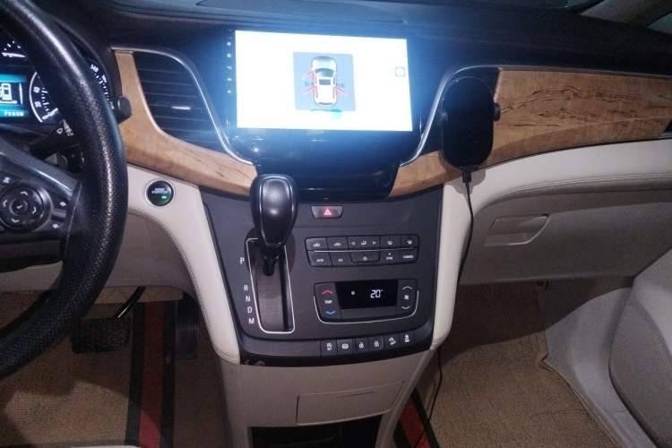 Used Buick GL8 2018 ES 28T Comfort Model China VI Standard Audio And AC Panel