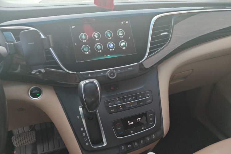 Used Buick GL8 2018 ES 28T Premium Model China VI Standard Audio And AC Panel