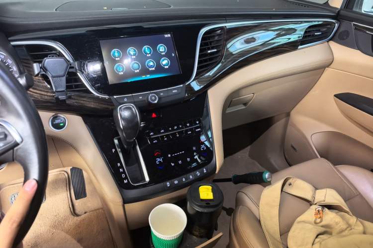 Used Buick GL8 2018 ES 28T Flagship Model China VI Standard Audio And AC Panel