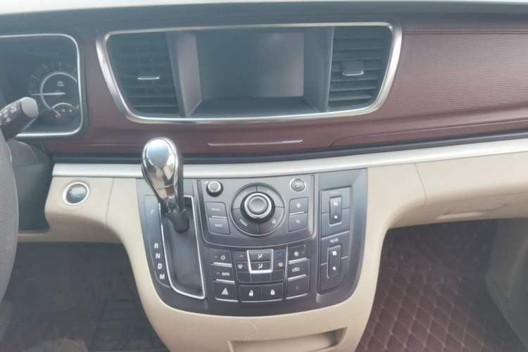 Used Buick GL8 2018 28T Comfort Model China VI Standard Audio And AC Panel