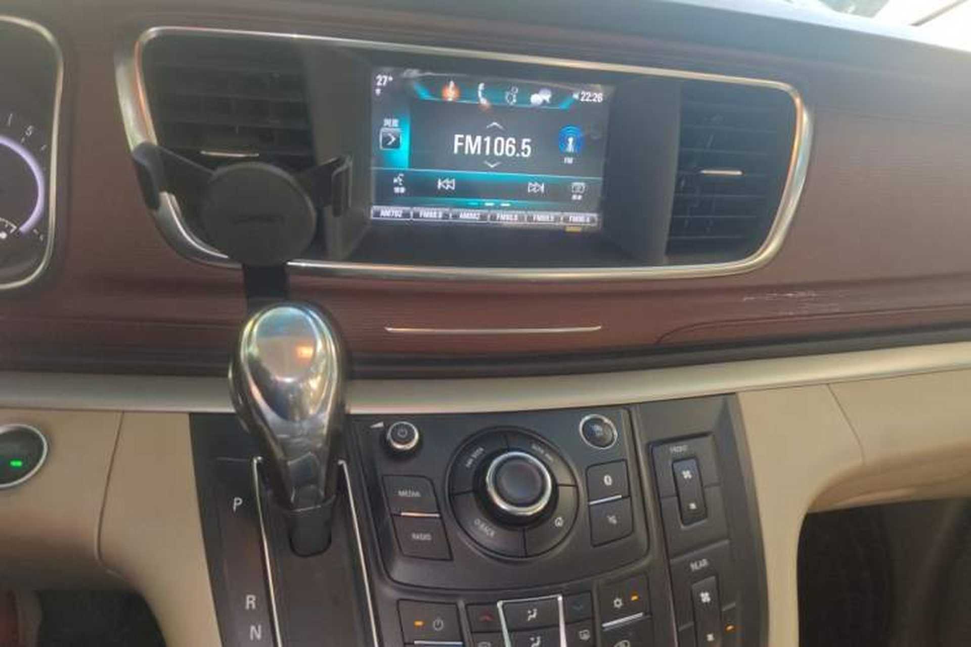 Used Buick GL8 2018 28T Prestige Version China VI Standard Audio And AC Panel