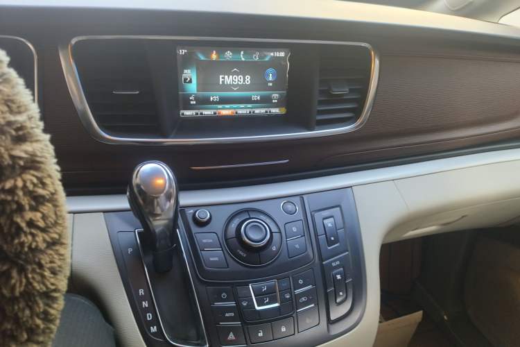 Used Buick GL8 2018 28T Luxury Model China VI Standard Audio And AC Panel
