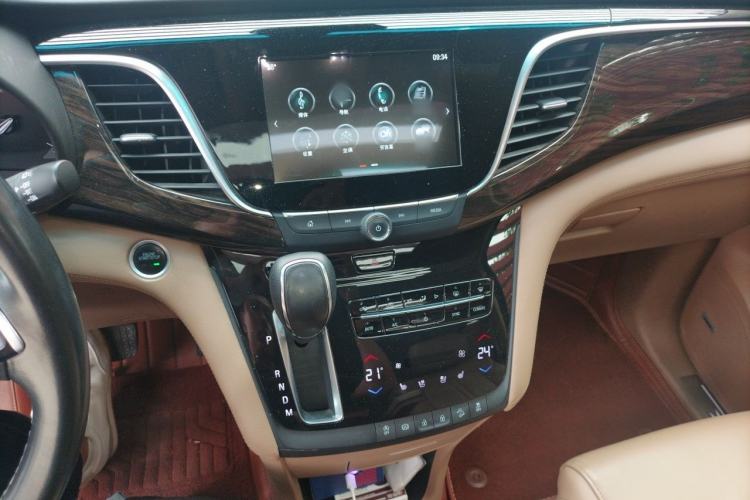 Used Buick GL8 2018 ES 28T Flagship Model China VI Standard Audio And AC Panel