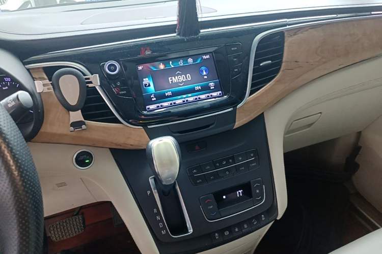 Used Buick GL8 2018 ES 28T Comfort Model China VI Standard Audio And AC Panel