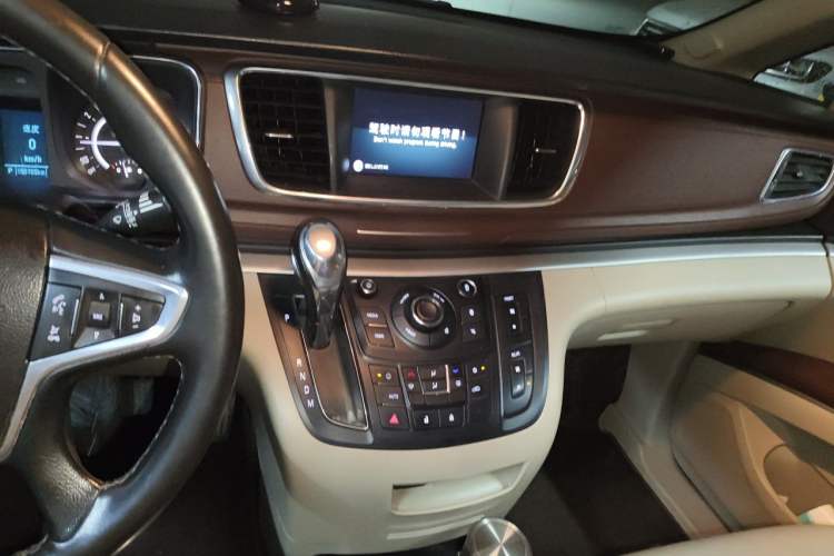 Used Buick GL8 2018 28T Luxury Model China VI Standard Audio And AC Panel