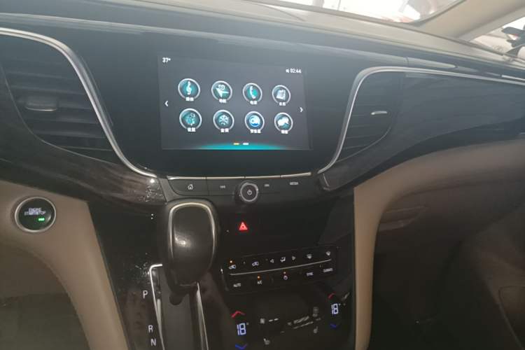 Used Buick GL8 2018 ES 28T Luxury Model China VI Standard Audio And AC Panel