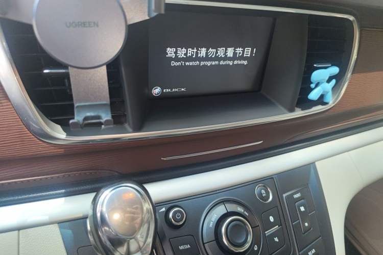 Used Buick GL8 2018 28T Luxury Model China VI Standard Audio And AC Panel