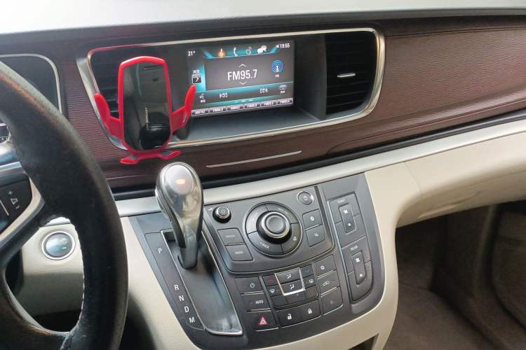 Used Buick GL8 2018 28T Luxury Model China VI Standard Audio And AC Panel