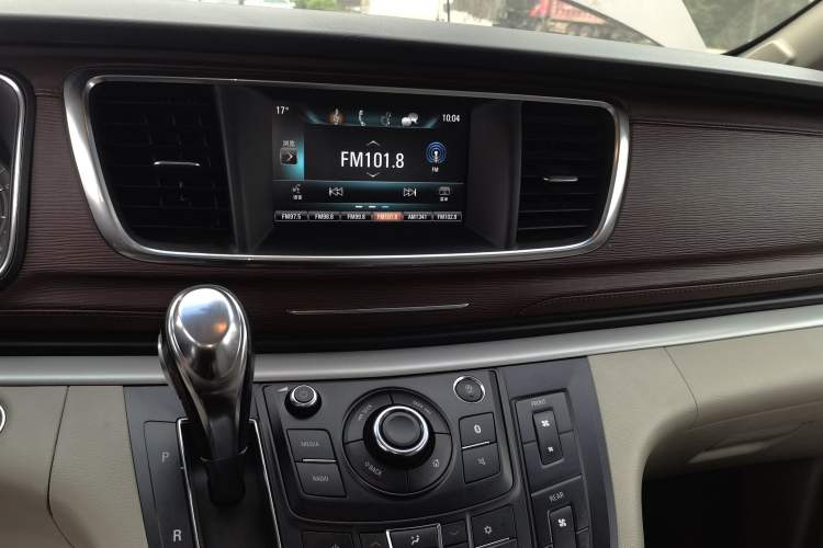 Used Buick GL8 2018 28T Comfort Model China VI Standard Audio And AC Panel