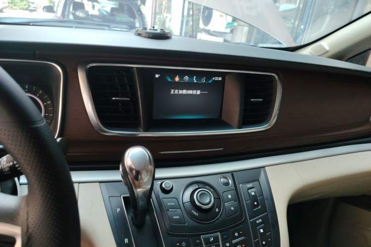 Used Buick GL8 2018 28T Comfort Model China VI Standard Audio And AC Panel