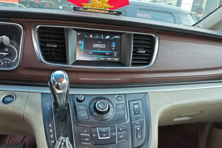 Used Buick GL8 2018 28T Comfort Model China VI Standard Audio And AC Panel