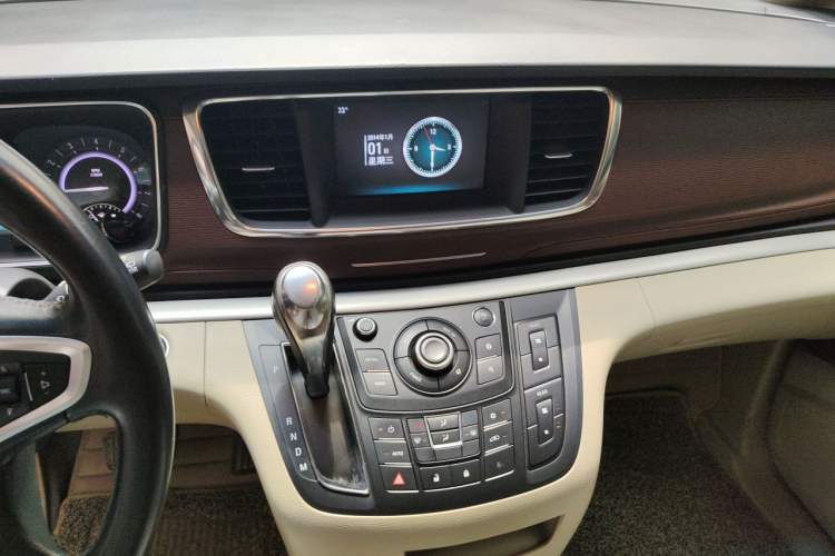 Used Buick GL8 2018 28T Luxury Model China VI Standard Audio And AC Panel