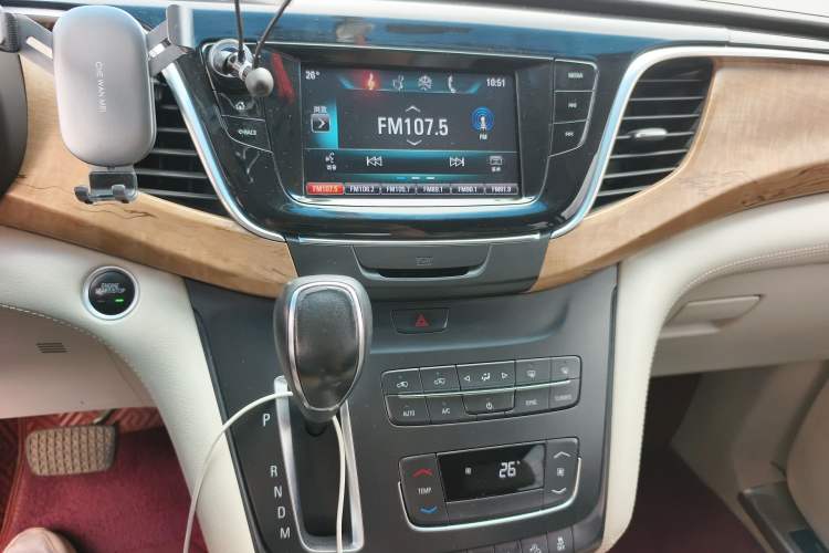 Used Buick GL8 2018 ES 28T Comfort Model China VI Standard Audio And AC Panel