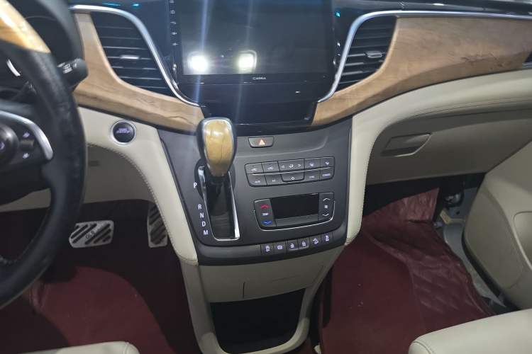 Used Buick GL8 2018 ES 28T Comfort Model China VI Standard Audio And AC Panel
