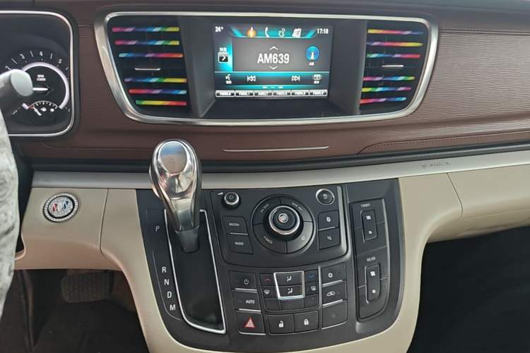 Used Buick GL8 2018 28T Luxury Model China VI Standard Audio And AC Panel