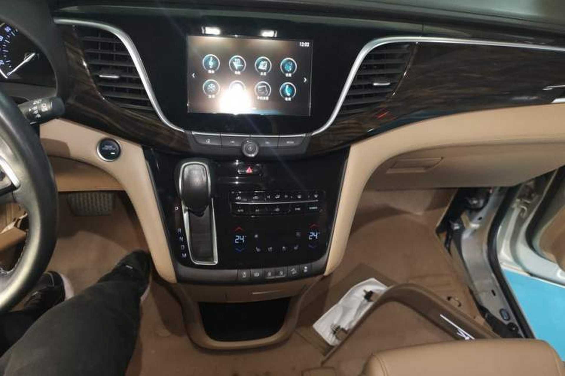 Used Buick GL8 2018 ES 28T Flagship Model China VI Standard Audio And AC Panel