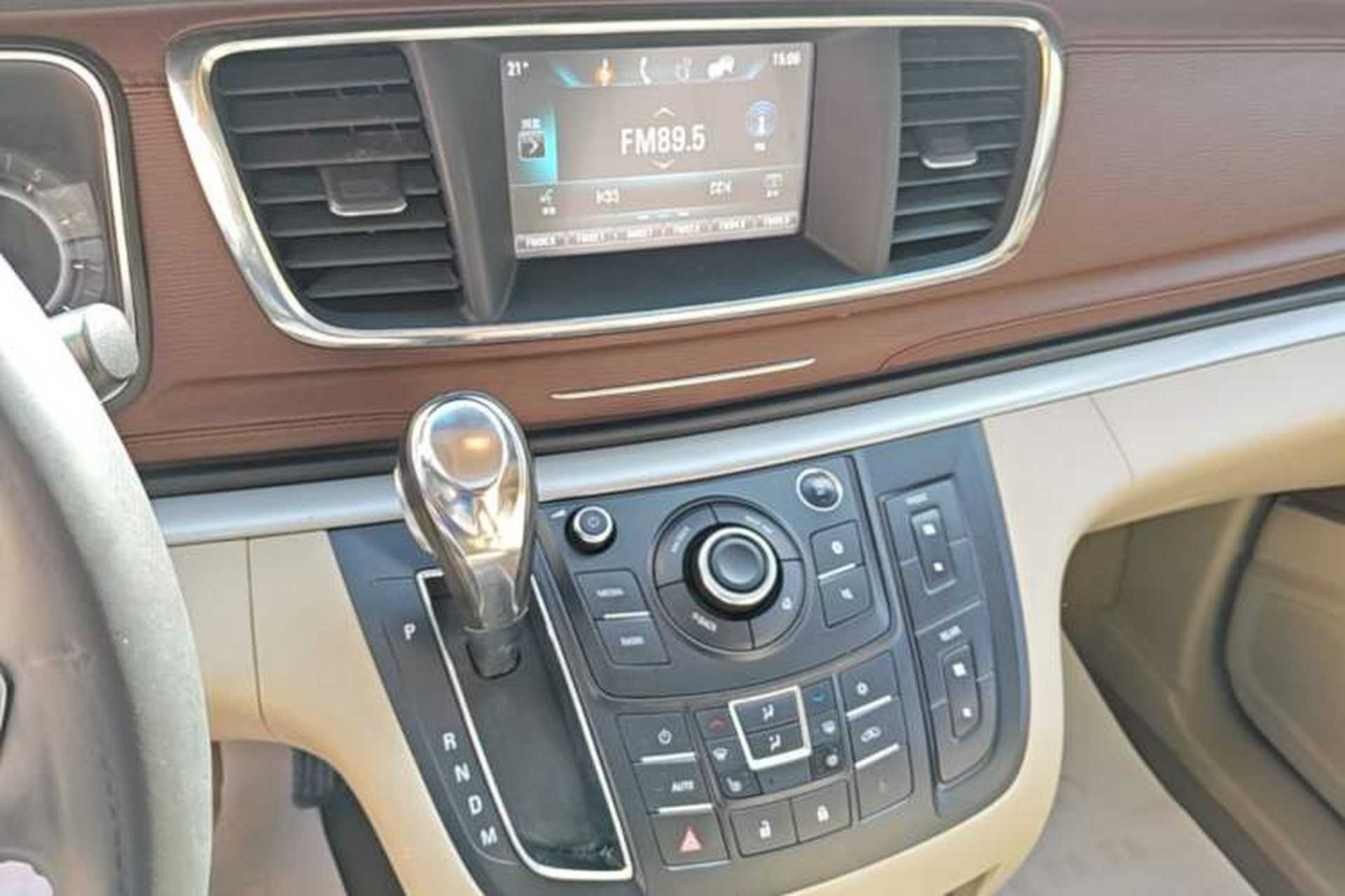 Used Buick GL8 2018 28T Luxury Model China VI Standard Audio And AC Panel