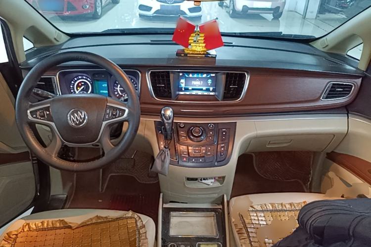 Used Buick GL8 2018 28T Comfort Model China VI Standard Center Console