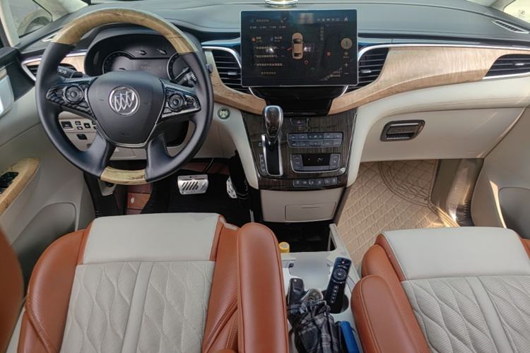 Used Buick GL8 2018 ES 28T Comfort Model China VI Standard Center Console