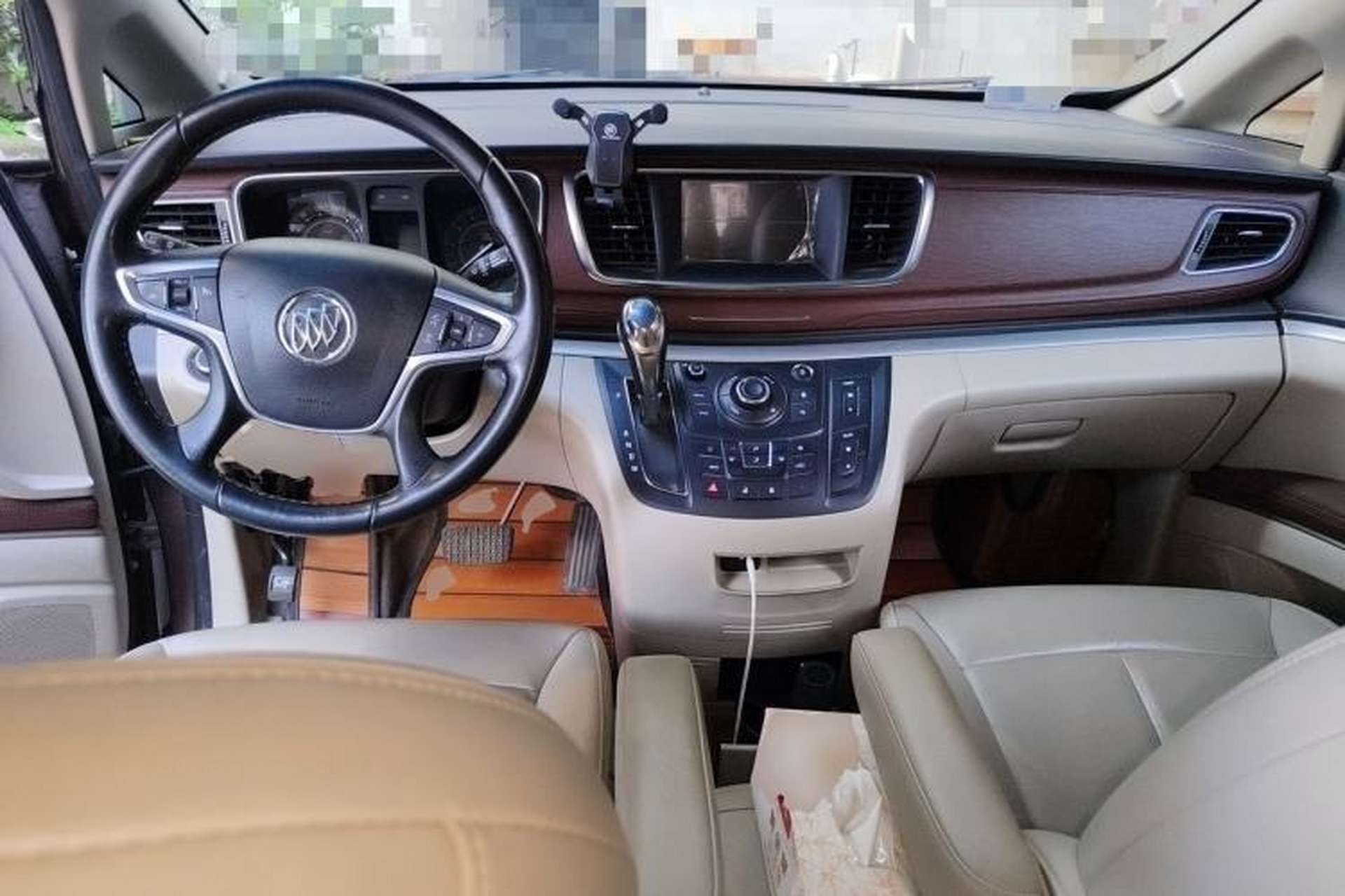 Used Buick GL8 2018 28T Luxury Model China VI Standard Center Console