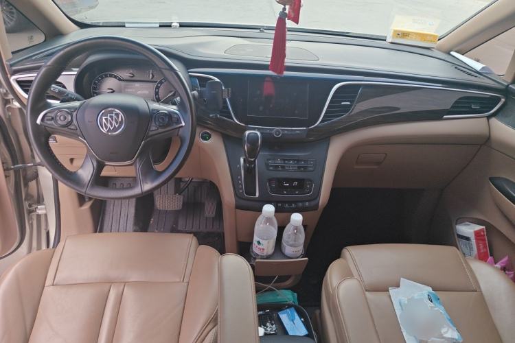 Used Buick GL8 2018 ES 28T Premium Model China VI Standard Center Console
