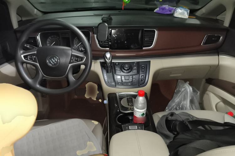 Used Buick GL8 2018 28T Comfort Model China VI Standard Center Console