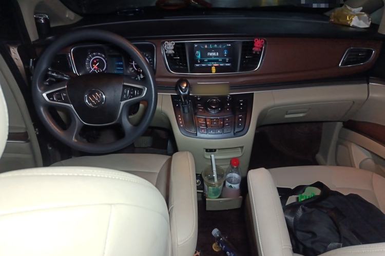 Used Buick GL8 2018 28T Comfort Model China VI Standard Center Console