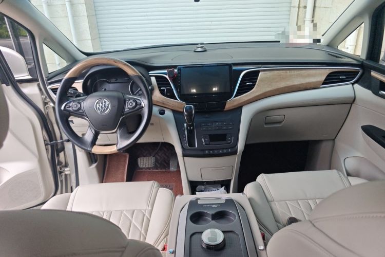 Used Buick GL8 2018 ES 28T Comfort Model China VI Standard Center Console