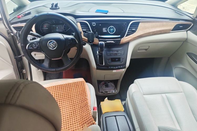 Used Buick GL8 2018 ES 28T Comfort Model China VI Standard Center Console
