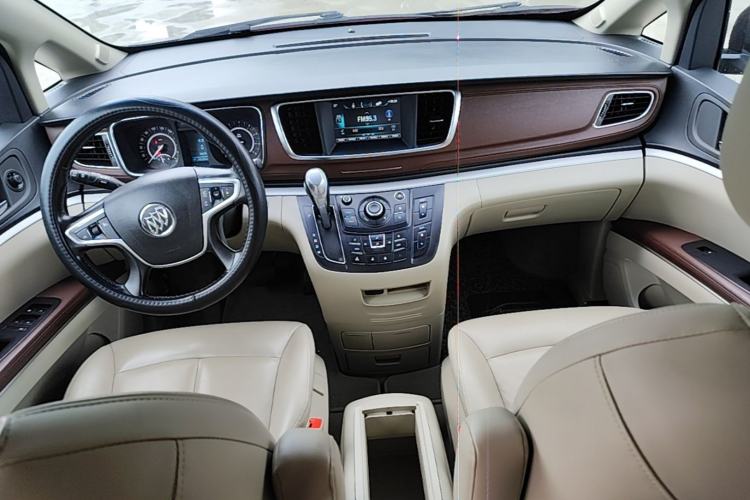 Used Buick GL8 2018 28T Luxury Model China VI Standard Center Console