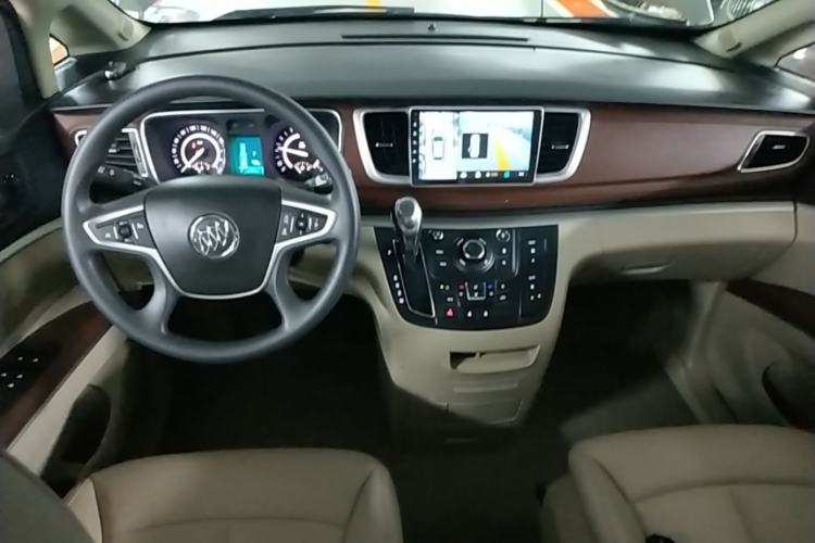 Used Buick GL8 2018 28T Comfort Model China VI Standard Center Console