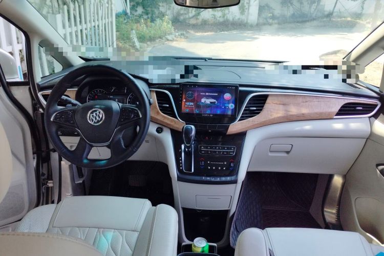 Used Buick GL8 2018 ES 28T Comfort Model China VI Standard Center Console