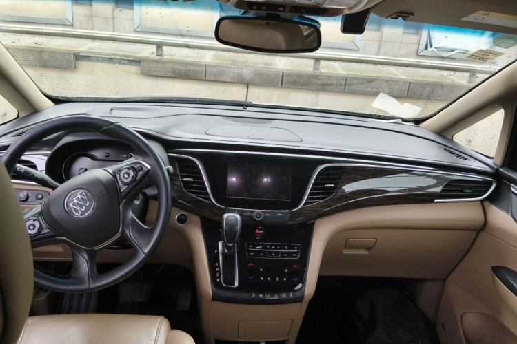 Used Buick GL8 2018 ES 28T Flagship Model China VI Standard Center Console