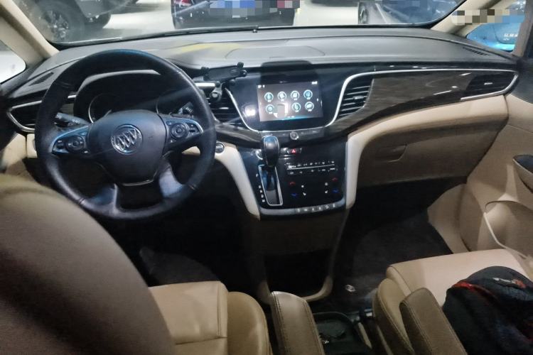 Used Buick GL8 2018 ES 28T Luxury Model China VI Standard Center Console