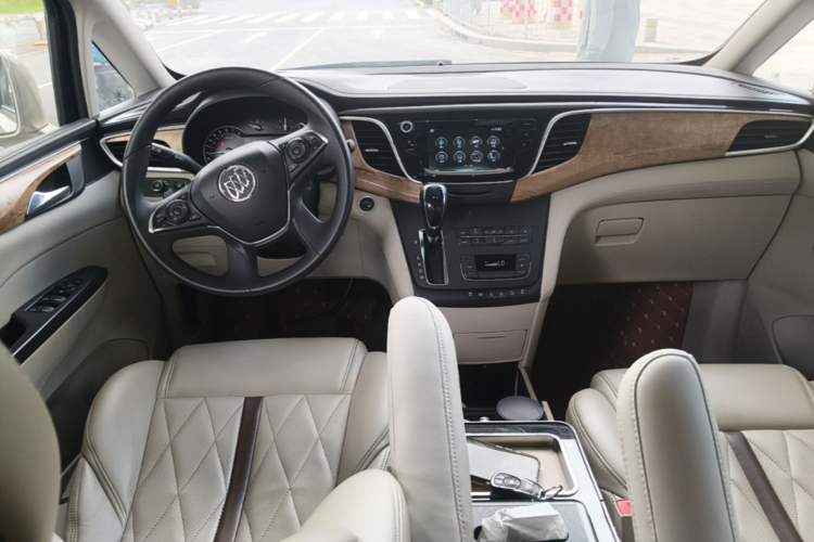 Used Buick GL8 2018 ES 28T Comfort Model China VI Standard Center Console