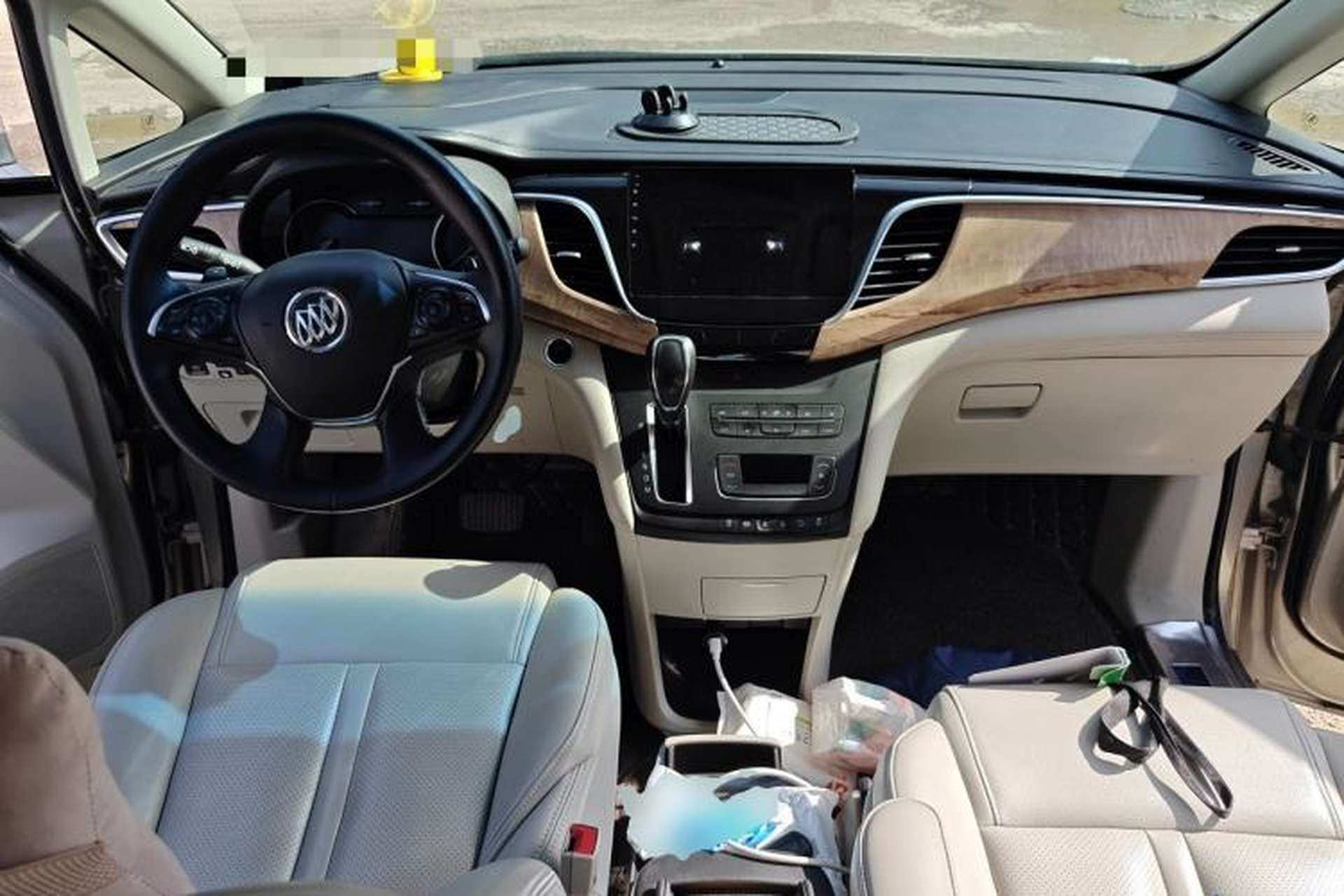 Used Buick GL8 2018 ES 28T Comfort Model China VI Standard Center Console