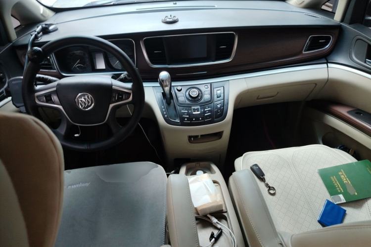 Used Buick GL8 2018 28T Comfort Model China VI Standard Center Console
