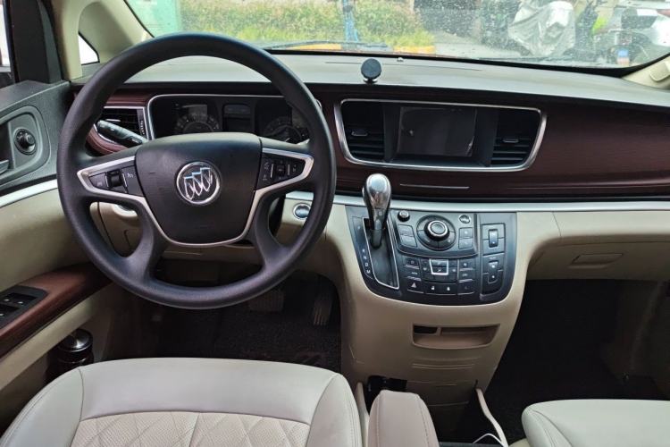 Used Buick GL8 2018 28T Comfort Model China VI Standard Center Console